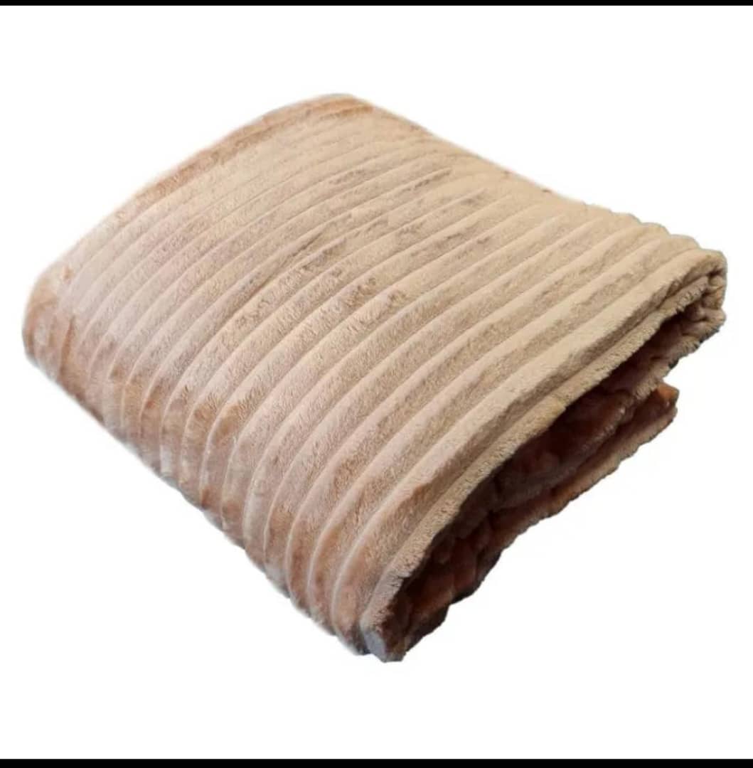 پتو مسافرتی دونفره مدل پلیسه رنگ نخودی