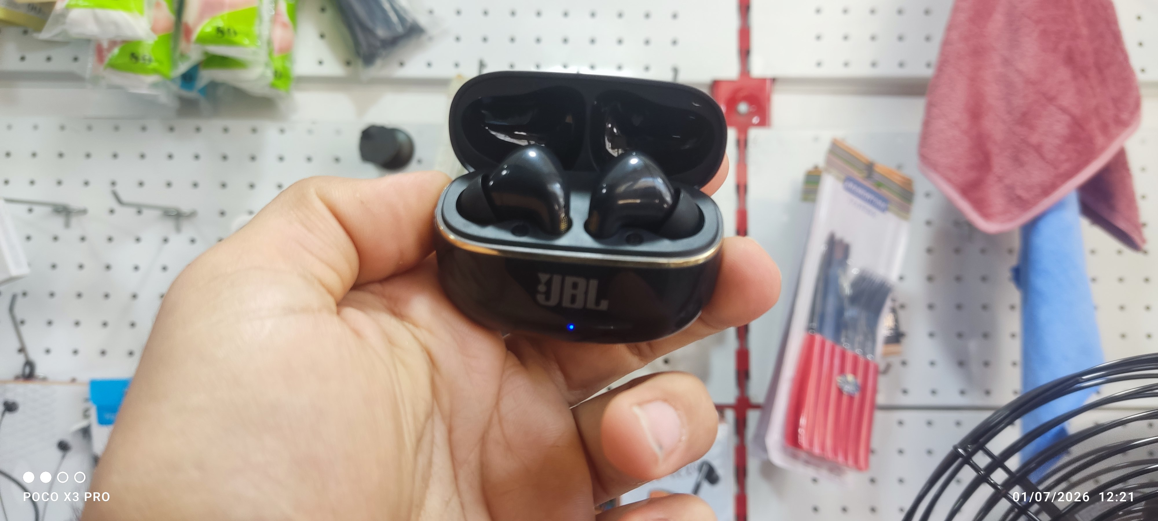 ایرپاد JBL مدل FN-123